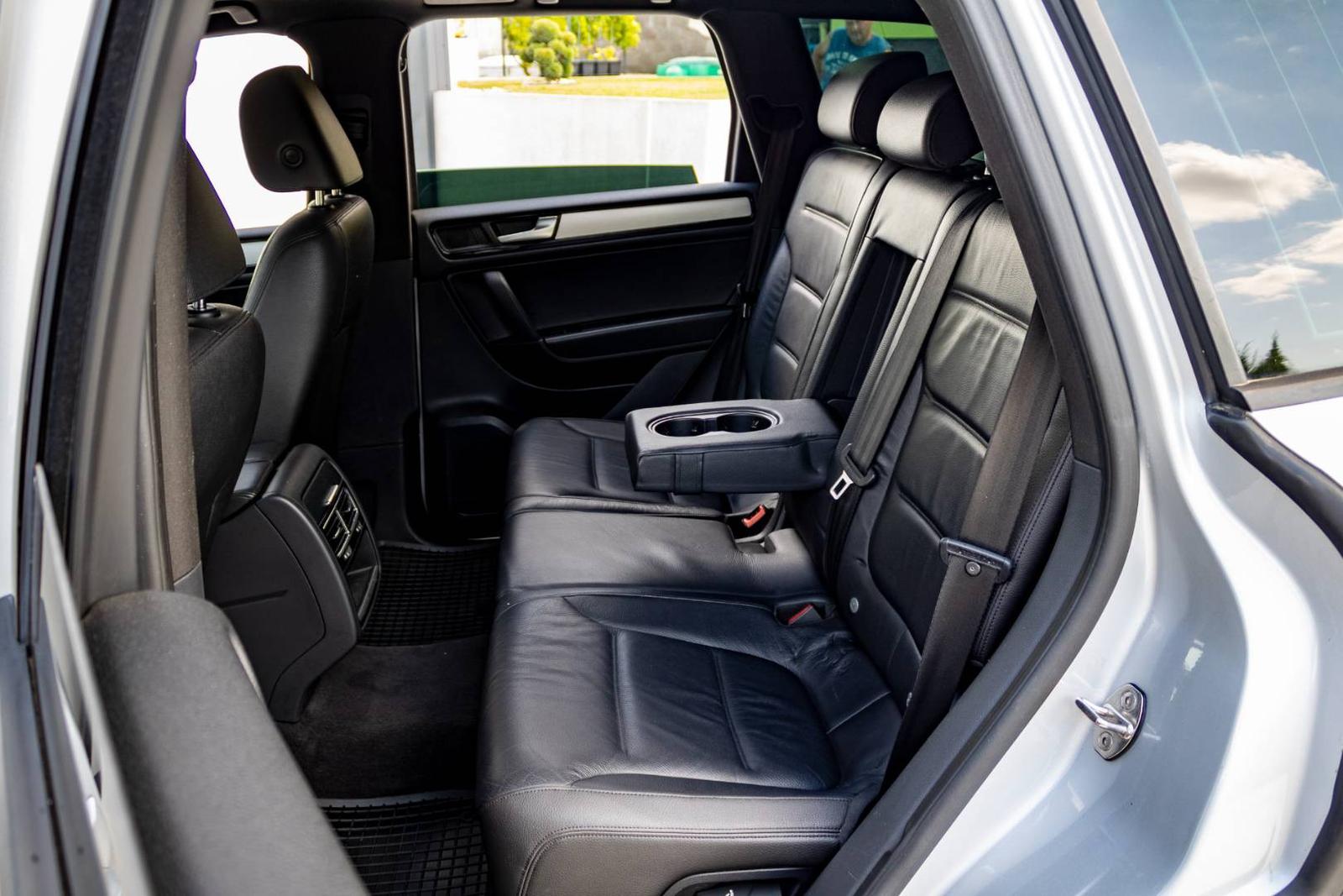 Volkswagen Touareg 3,0 V6 TDI 4Motion 8AT (webasto, panoráma, el.ťažné, koža, kompletná história)