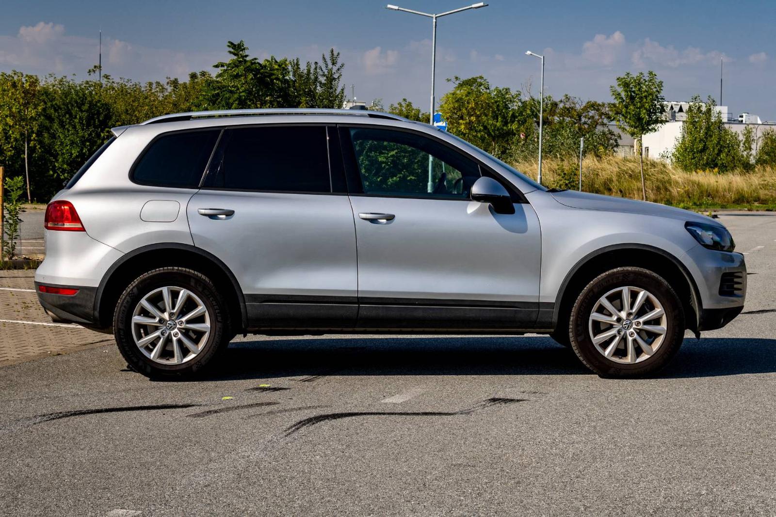 Volkswagen Touareg 3,0 V6 TDI 4Motion 8AT (webasto, panoráma, el.ťažné, koža, kompletná história)