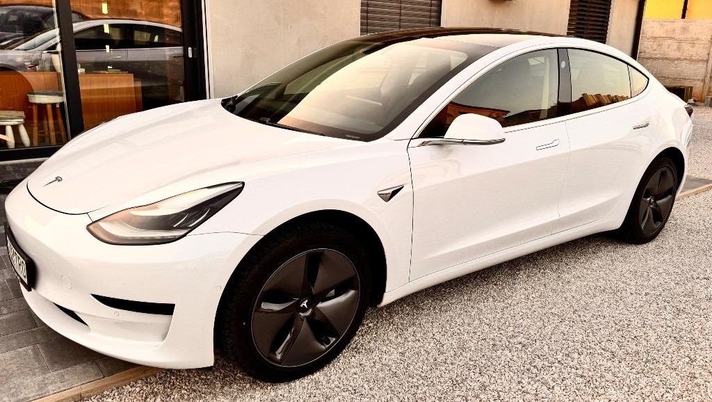 Tesla Model 3 Standard Range Plus 54kWh RWD