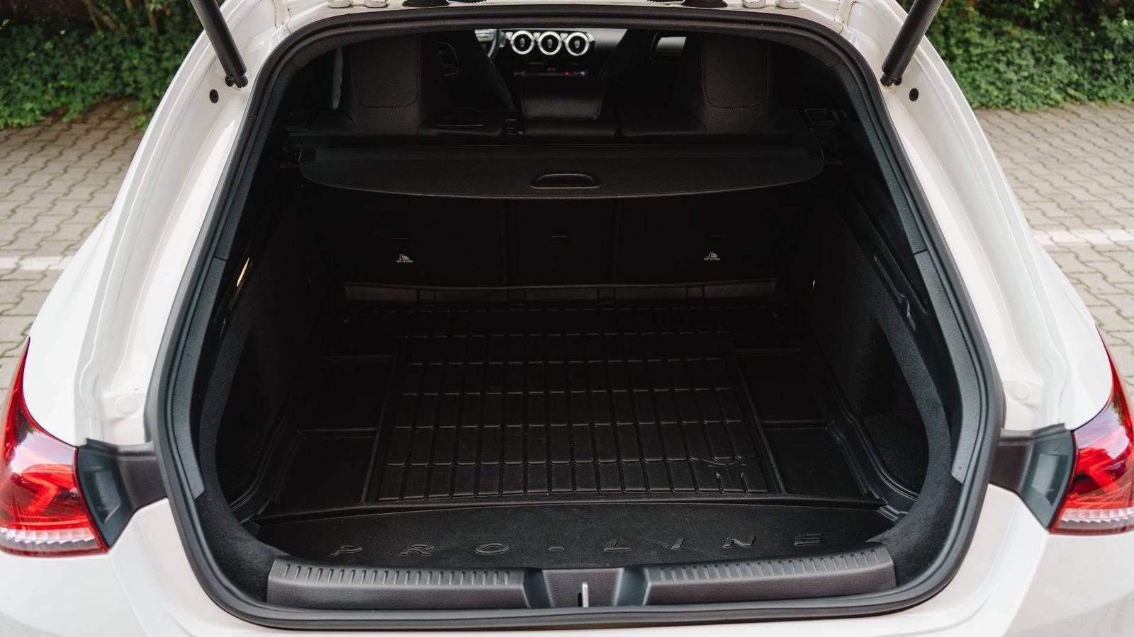 Mercedes-Benz CLA Shooting Brake 200d   AMG Line