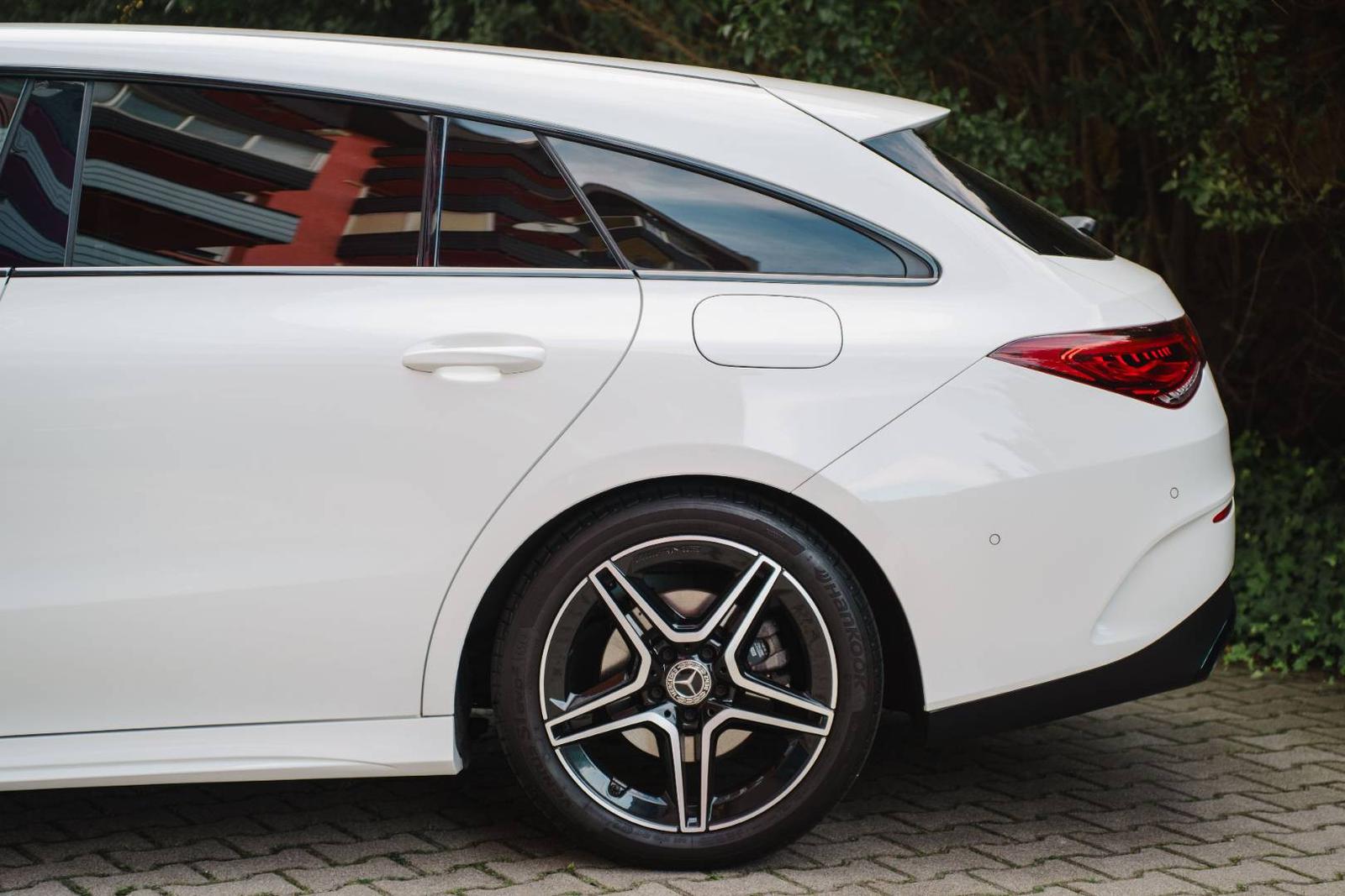 Mercedes-Benz CLA Shooting Brake 200d   AMG Line
