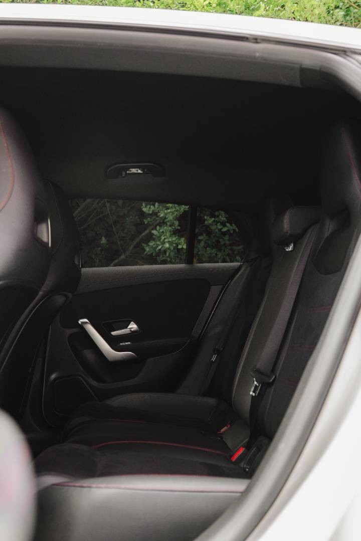 Mercedes-Benz CLA Shooting Brake 200d   AMG Line