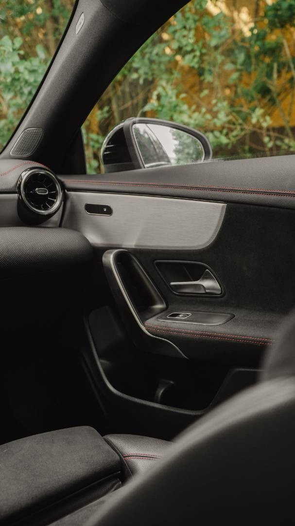 Mercedes-Benz CLA Shooting Brake 200d   AMG Line