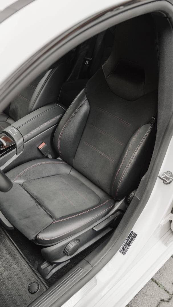 Mercedes-Benz CLA Shooting Brake 200d   AMG Line