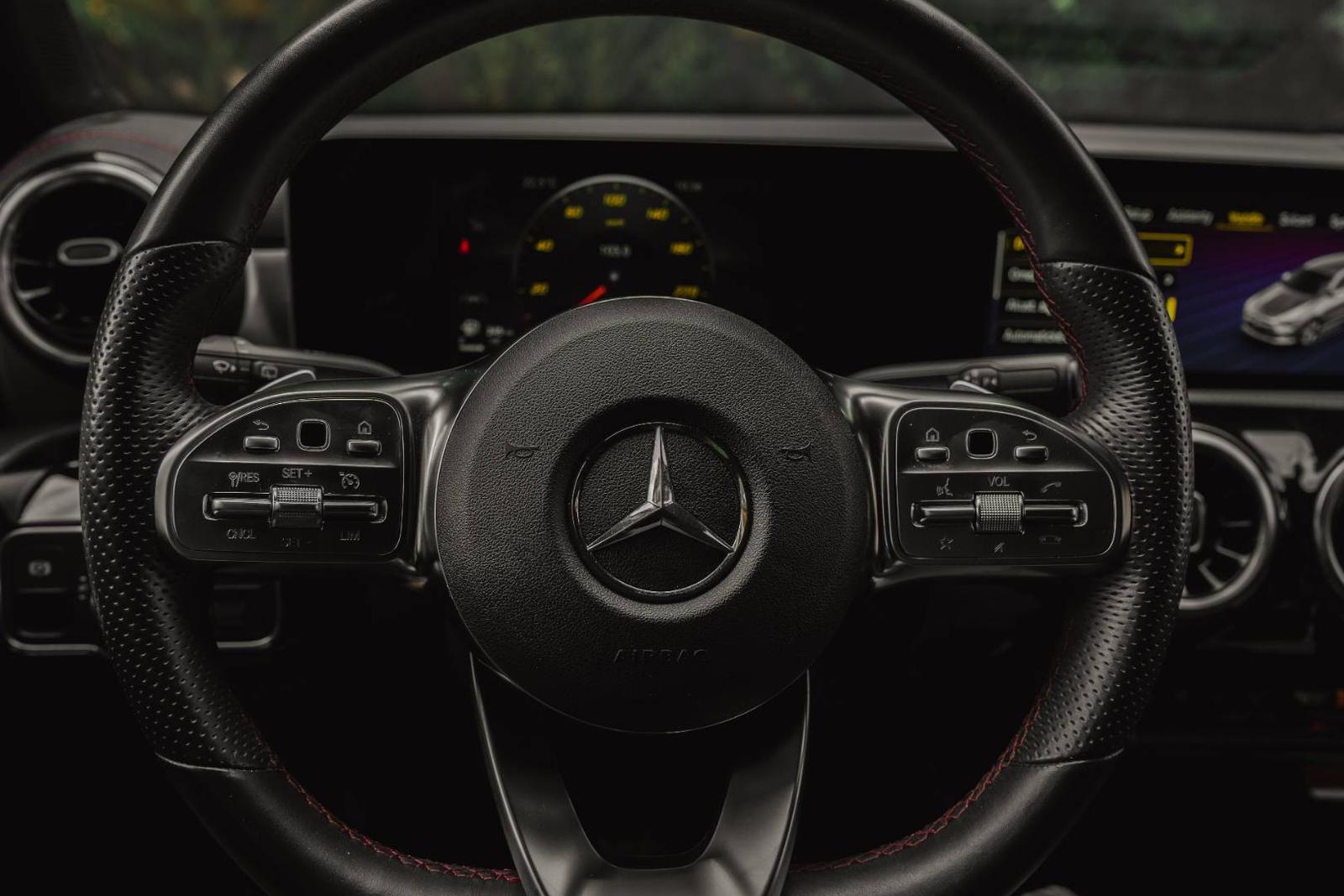 Mercedes-Benz CLA Shooting Brake 200d   AMG Line
