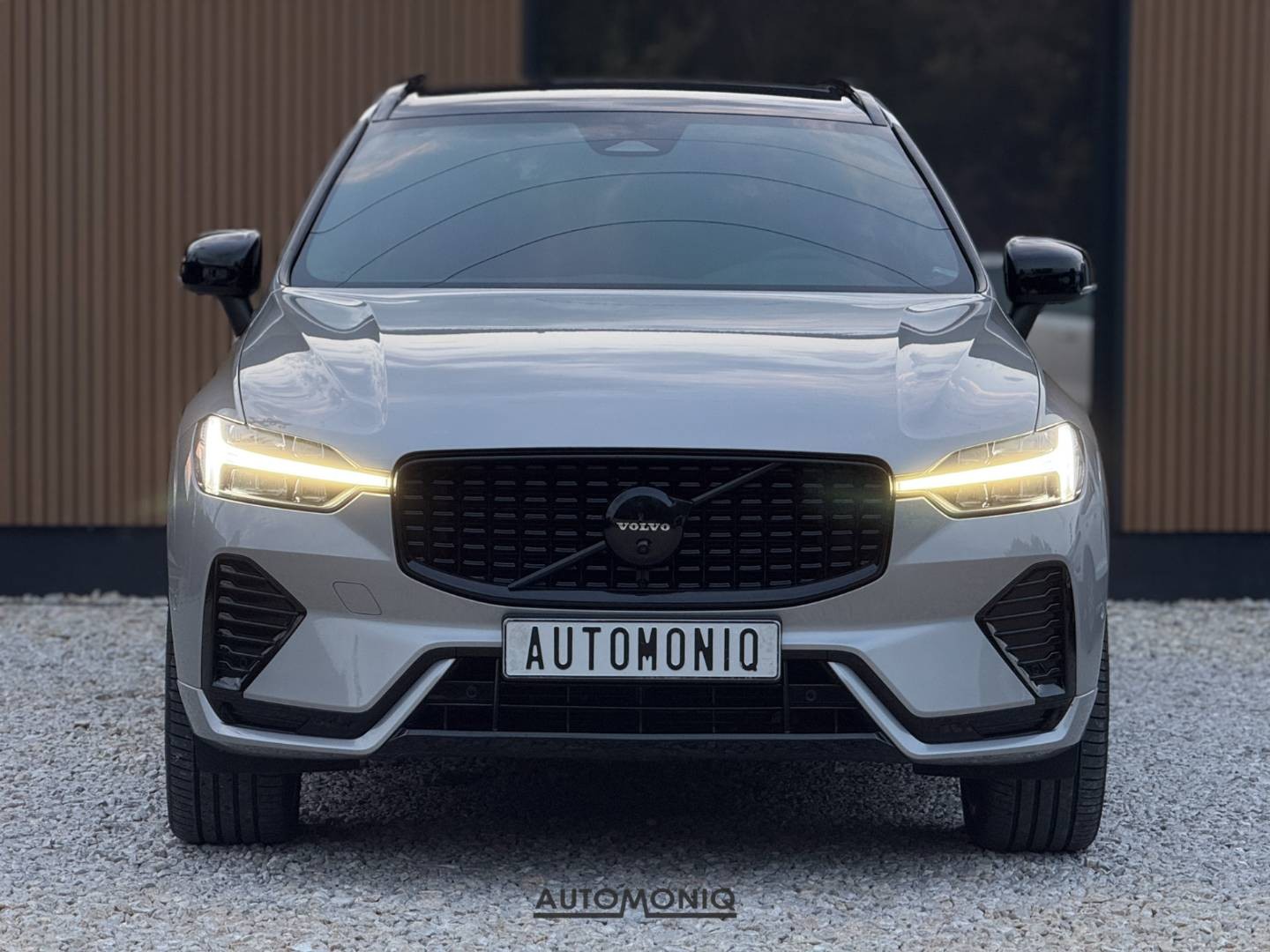 Volvo XC60 R Design AWD Plna vybava, 1.majiteľ, PPF