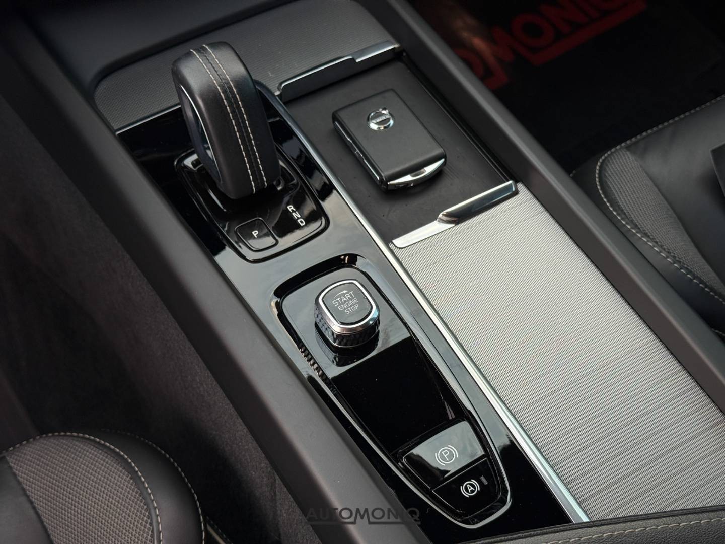 Volvo XC60 R Design AWD Plna vybava, 1.majiteľ, PPF