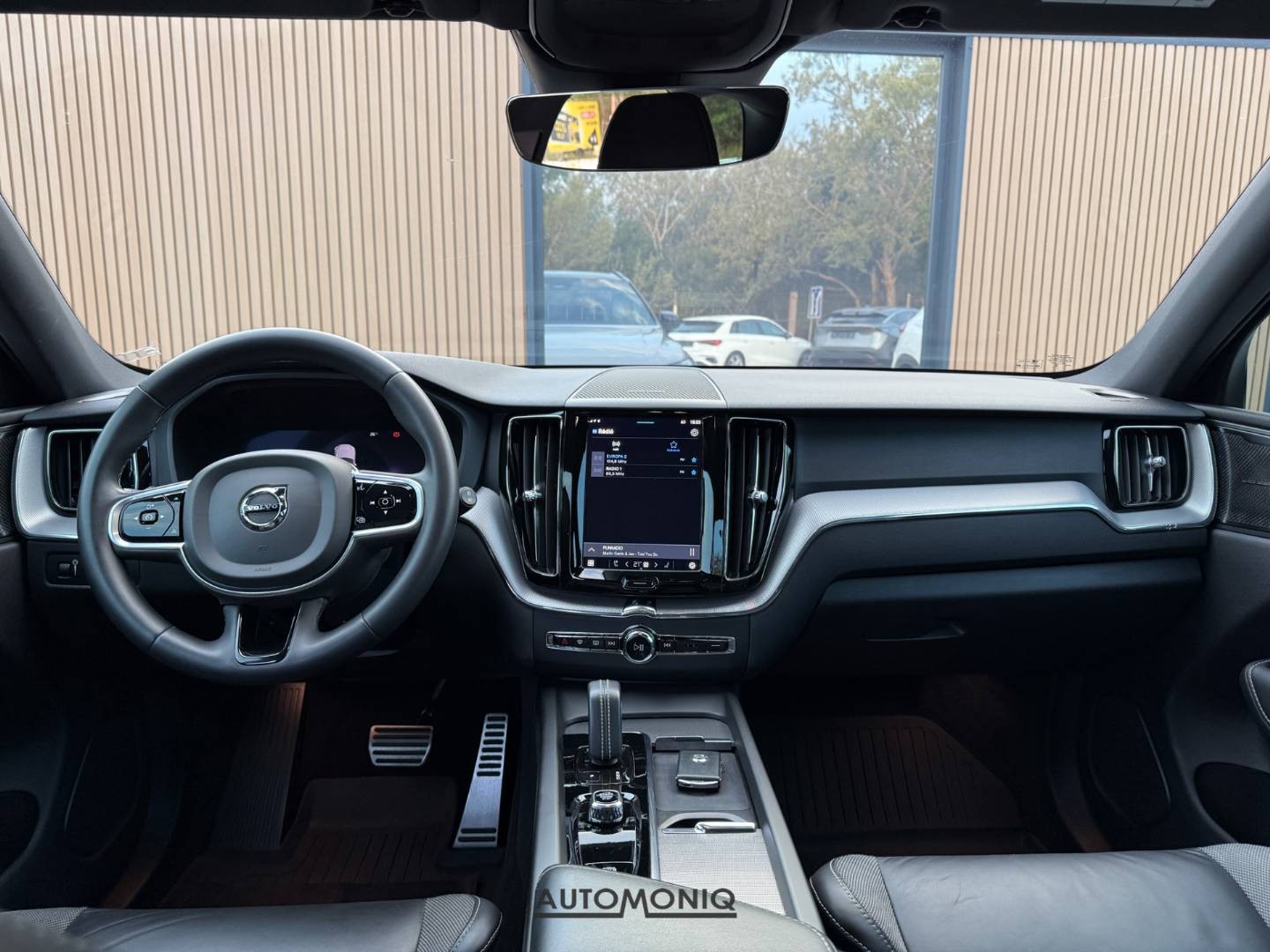 Volvo XC60 R Design AWD Plna vybava, 1.majiteľ, PPF