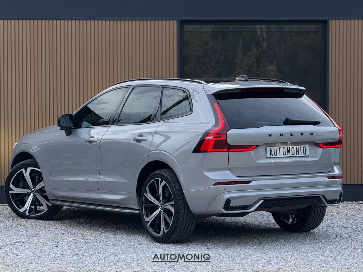 Volvo XC60 R Design AWD Plna vybava, 1.majiteľ, PPF