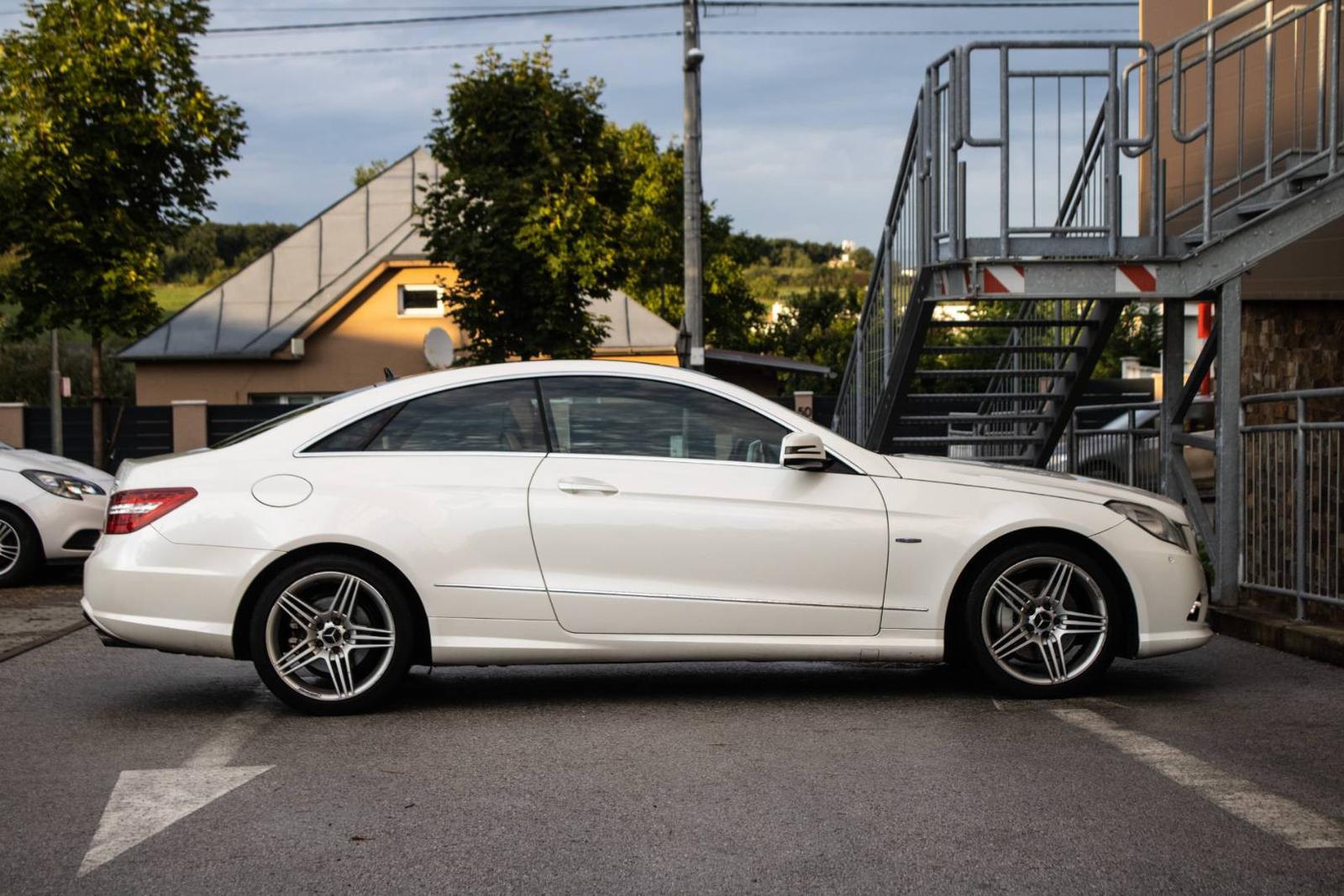 Mercedes-Benz E trieda Kupé 350 CDI Blue