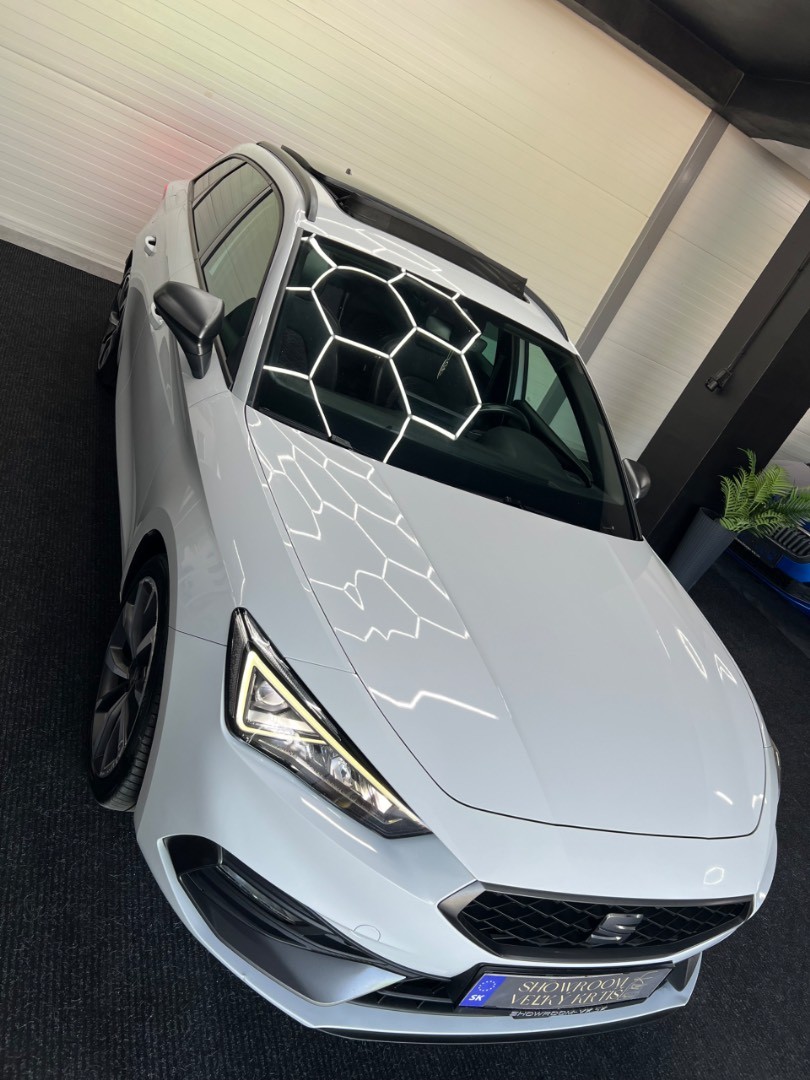 Seat Leon ST Fr 2021 1.5 eTsi 110kw FullLed Panorama 1.majitel