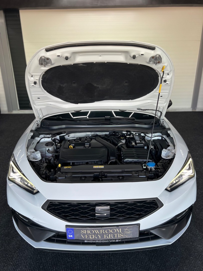 Seat Leon ST Fr 2021 1.5 eTsi 110kw FullLed Panorama 1.majitel