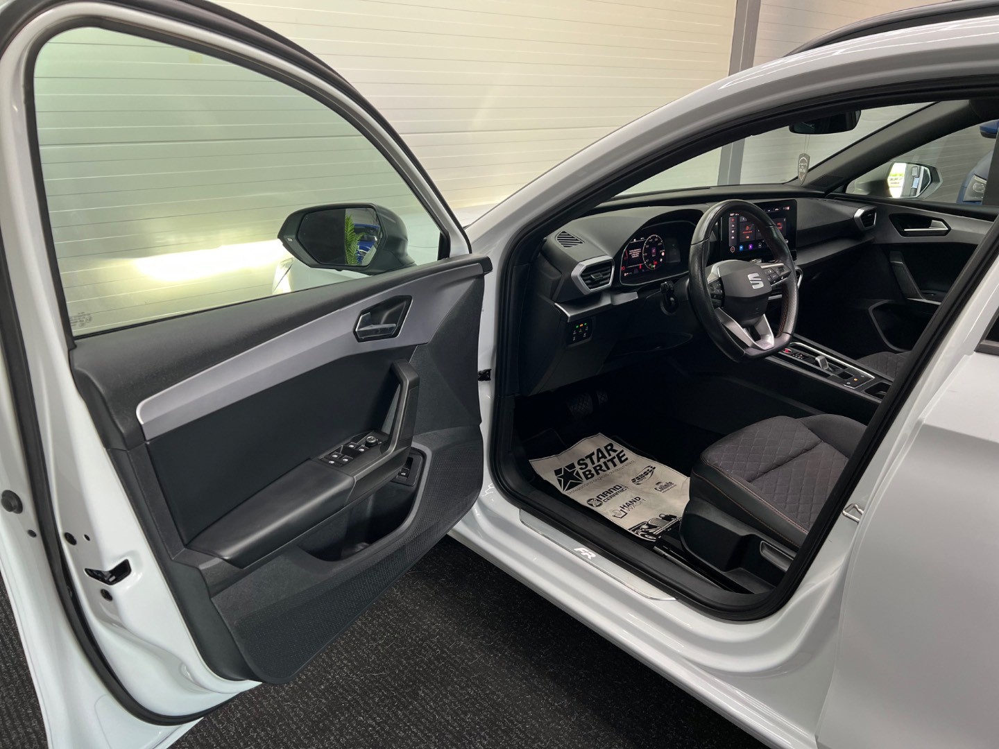 Seat Leon ST Fr 2021 1.5 eTsi 110kw FullLed Panorama 1.majitel