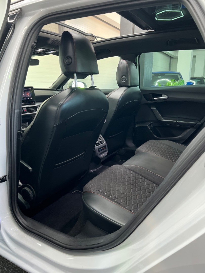 Seat Leon ST Fr 2021 1.5 eTsi 110kw FullLed Panorama 1.majitel