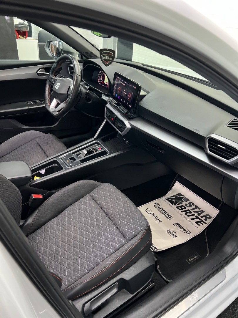 Seat Leon ST Fr 2021 1.5 eTsi 110kw FullLed Panorama 1.majitel