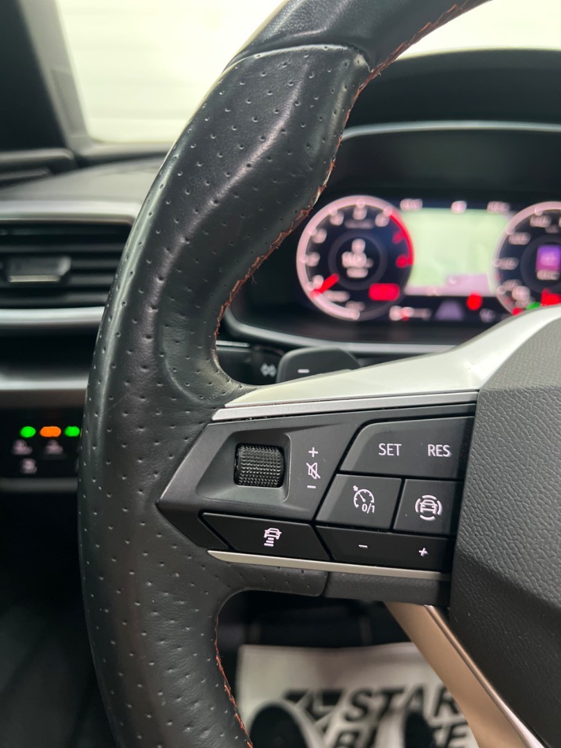 Seat Leon ST Fr 2021 1.5 eTsi 110kw FullLed Panorama 1.majitel
