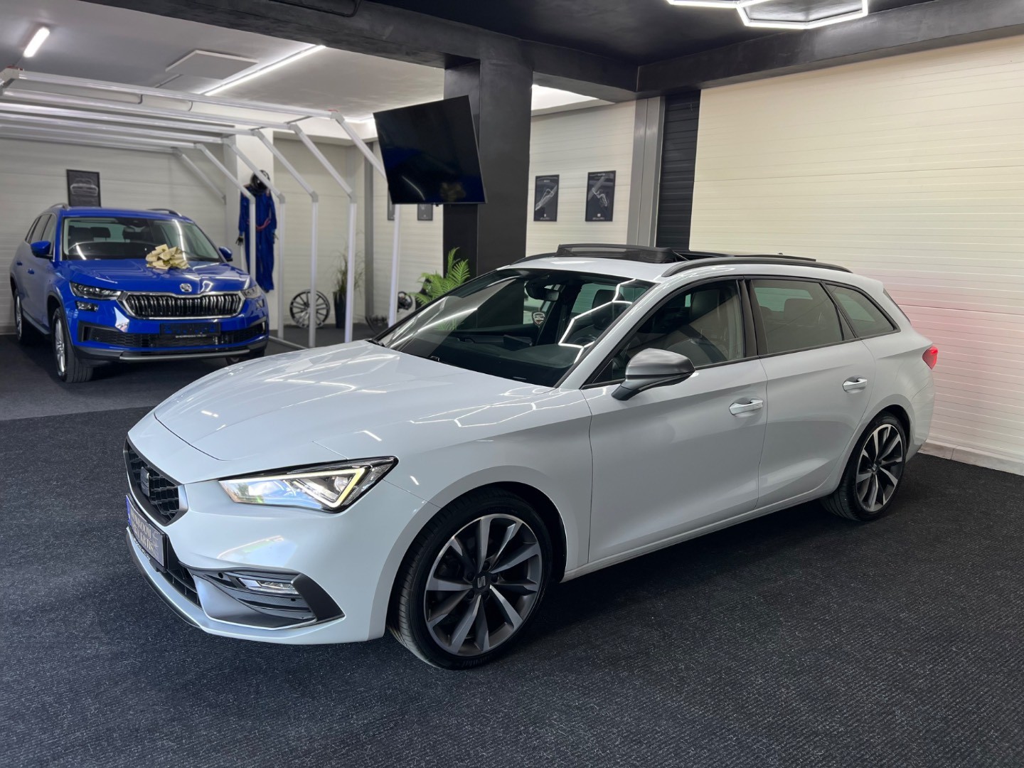 Seat Leon ST Fr 2021 1.5 eTsi 110kw FullLed Panorama 1.majitel