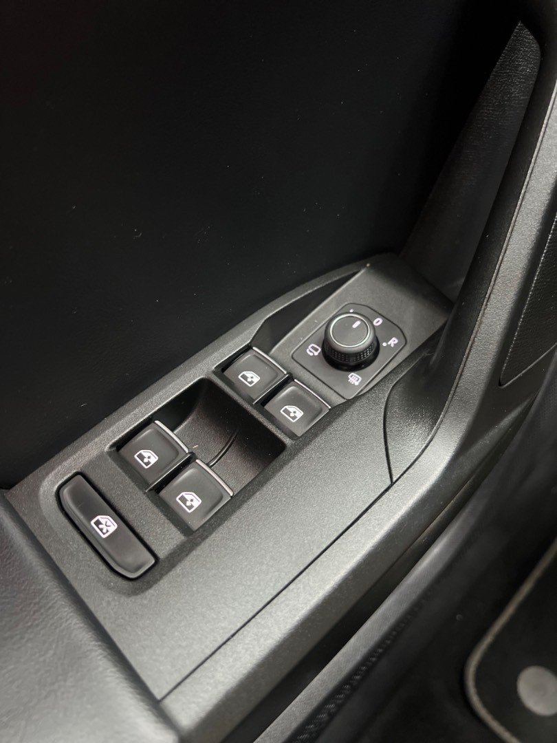 Seat Leon ST Fr 2021 1.5 eTsi 110kw FullLed Panorama 1.majitel