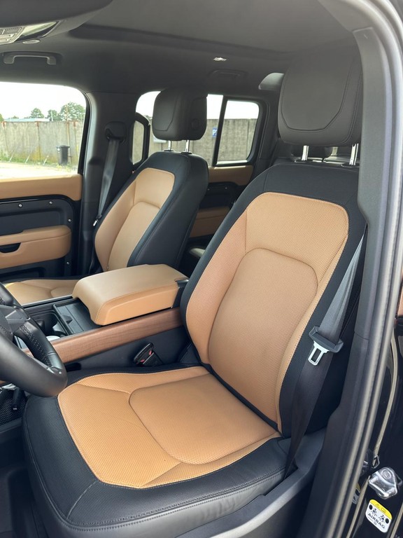 Land Rover Defender 110 3.0D I6 D300 MHEV X-Dynamic HSE A/T AWD 7 mies