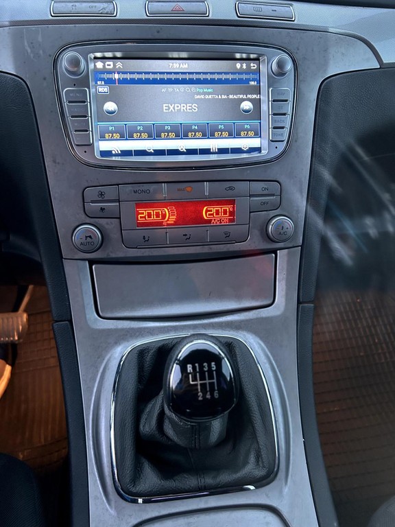 Ford Galaxy 2.0 Tdci po Kompletnom Servise