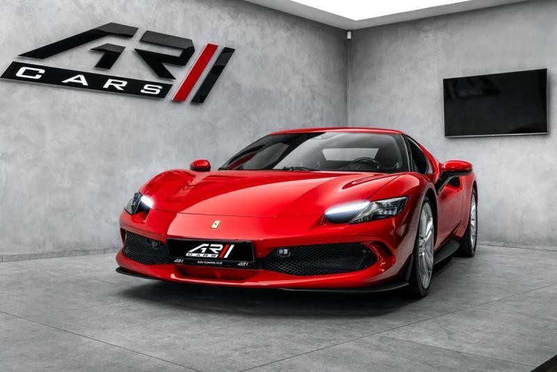 Ferrari 296 GTB Lift, kamera, karbon+LEDs