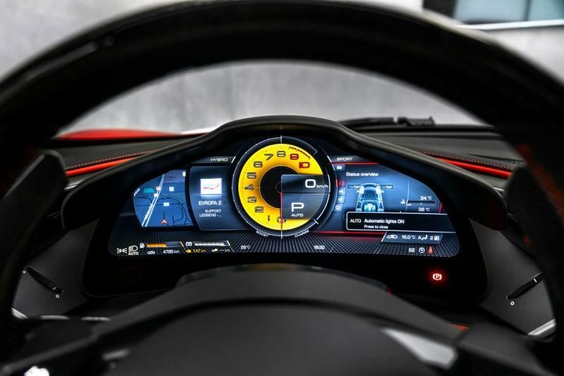 Ferrari 296 GTB Lift, kamera, karbon+LEDs