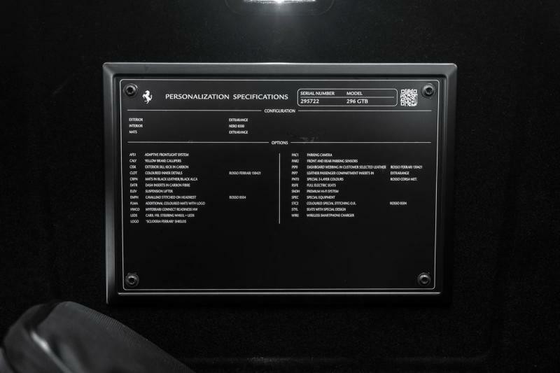Ferrari 296 GTB Lift, kamera, karbon+LEDs