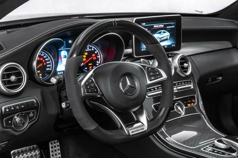 Mercedes-Benz Třídy C Head-up, panorama, karbon