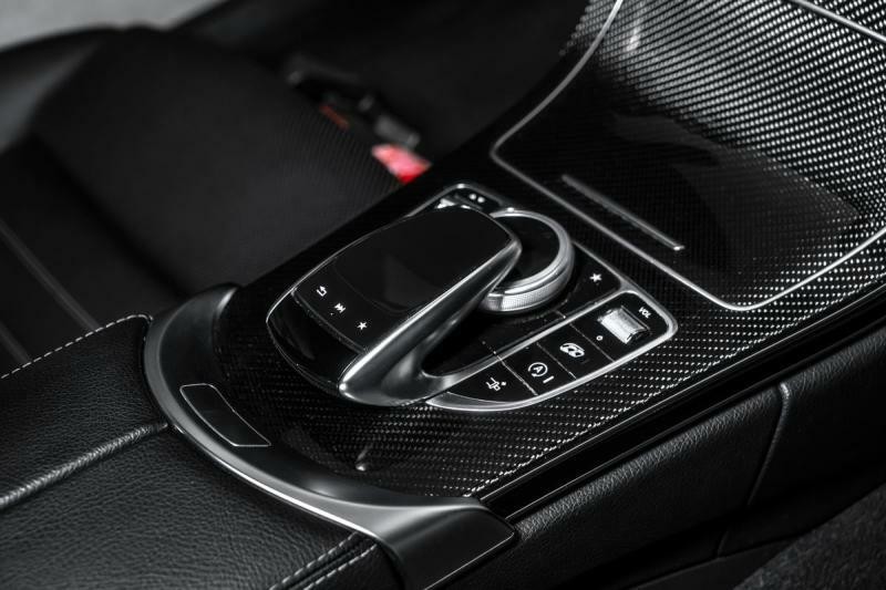 Mercedes-Benz Třídy C Head-up, panorama, karbon