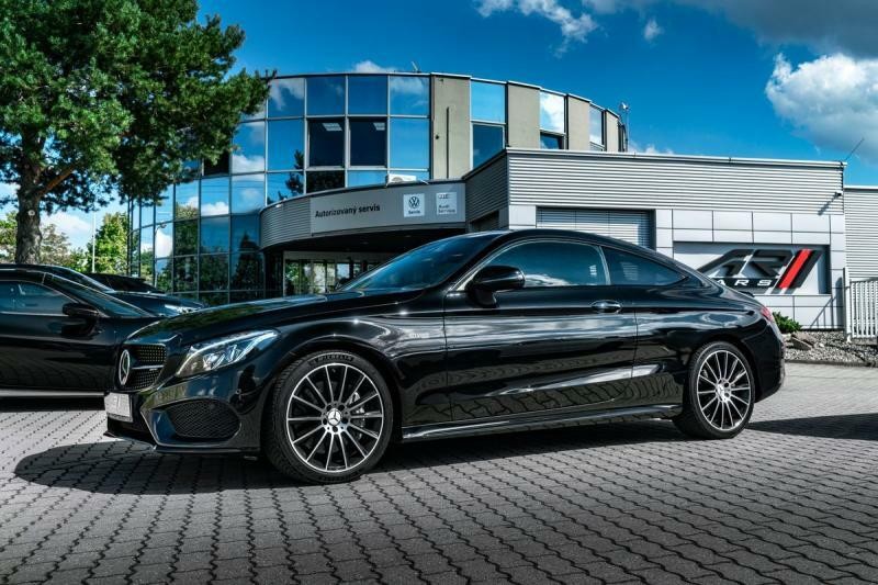 Mercedes-Benz Třídy C Head-up, panorama, karbon
