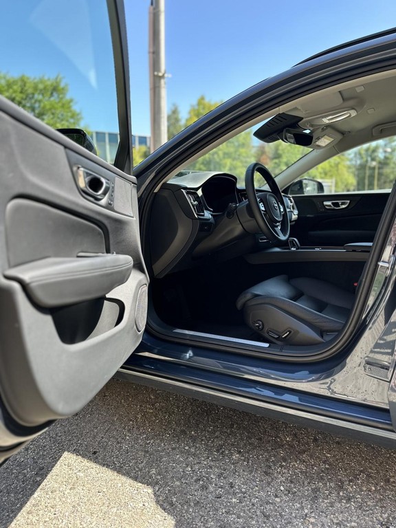 Volvo V60 B4 Plus Dark A/T