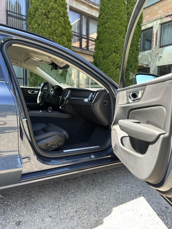 Volvo V60 B4 Plus Dark A/T