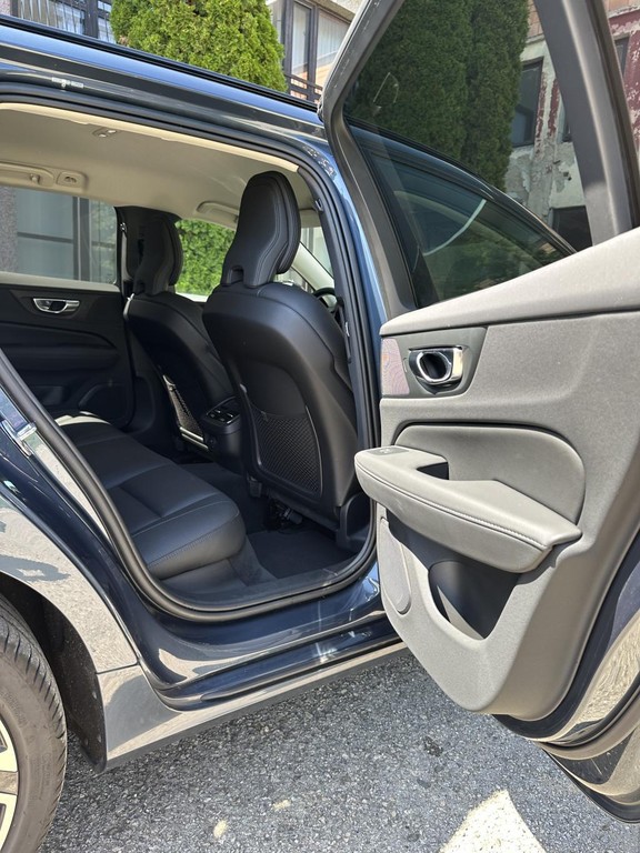 Volvo V60 B4 Plus Dark A/T