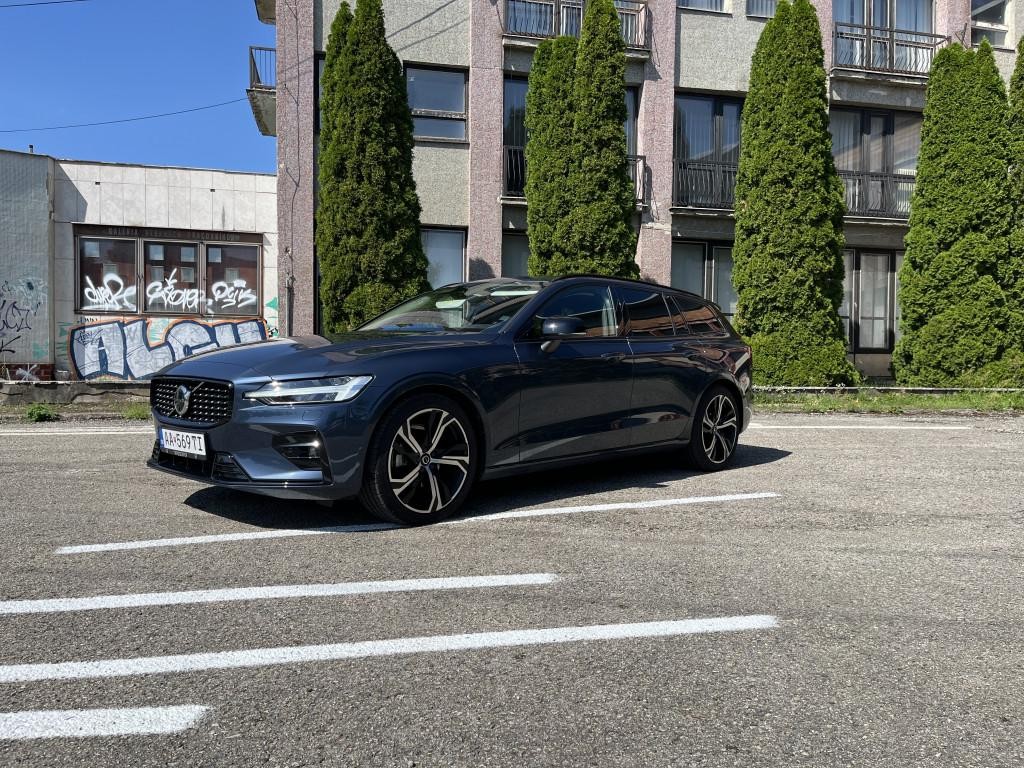 Volvo V60 B4 Plus Dark A/T