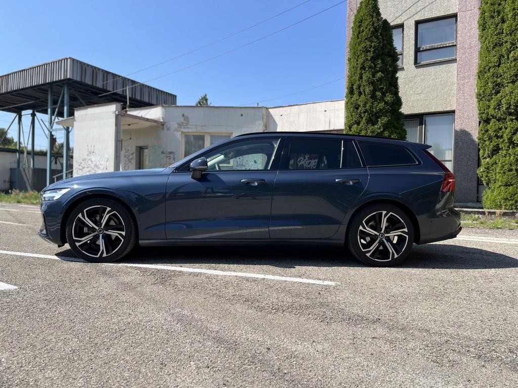 Volvo V60 B4 Plus Dark A/T