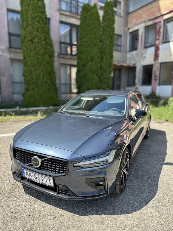 Volvo V60 B4 Plus Dark A/T