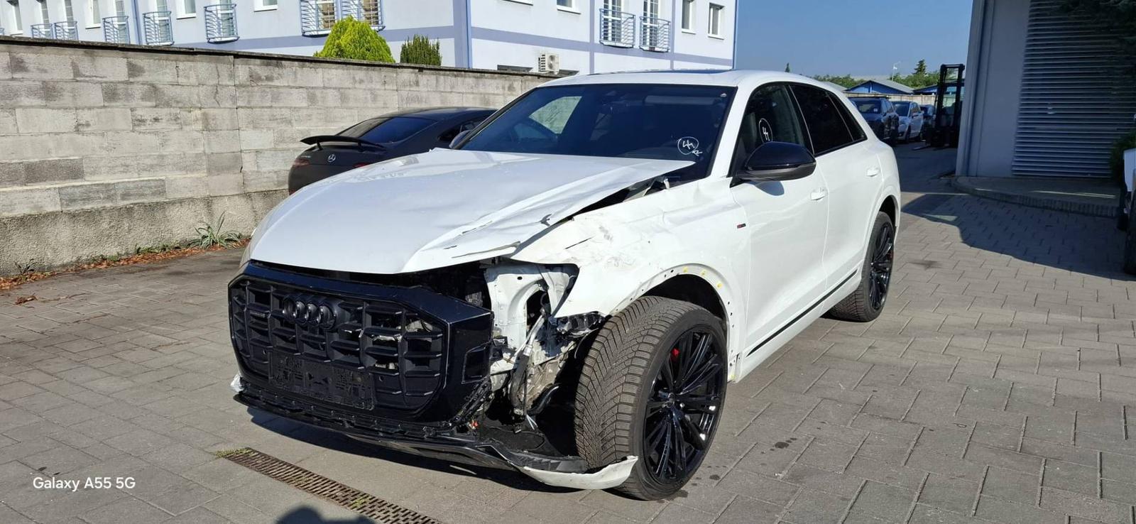 Audi Q8 50 TDI mHEV quattro S-line 210kw A8