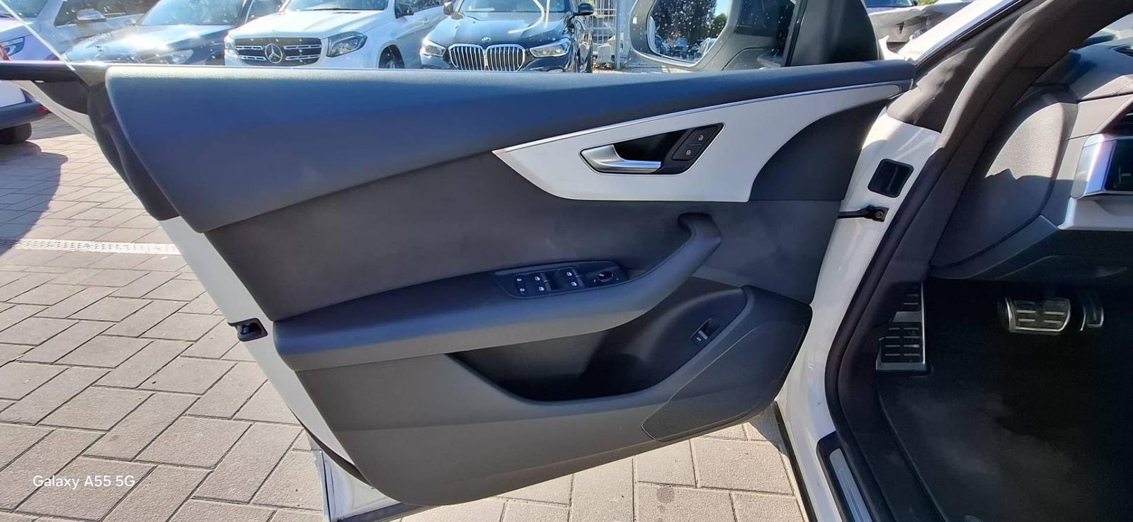 Audi Q8 50 TDI mHEV quattro S-line 210kw A8