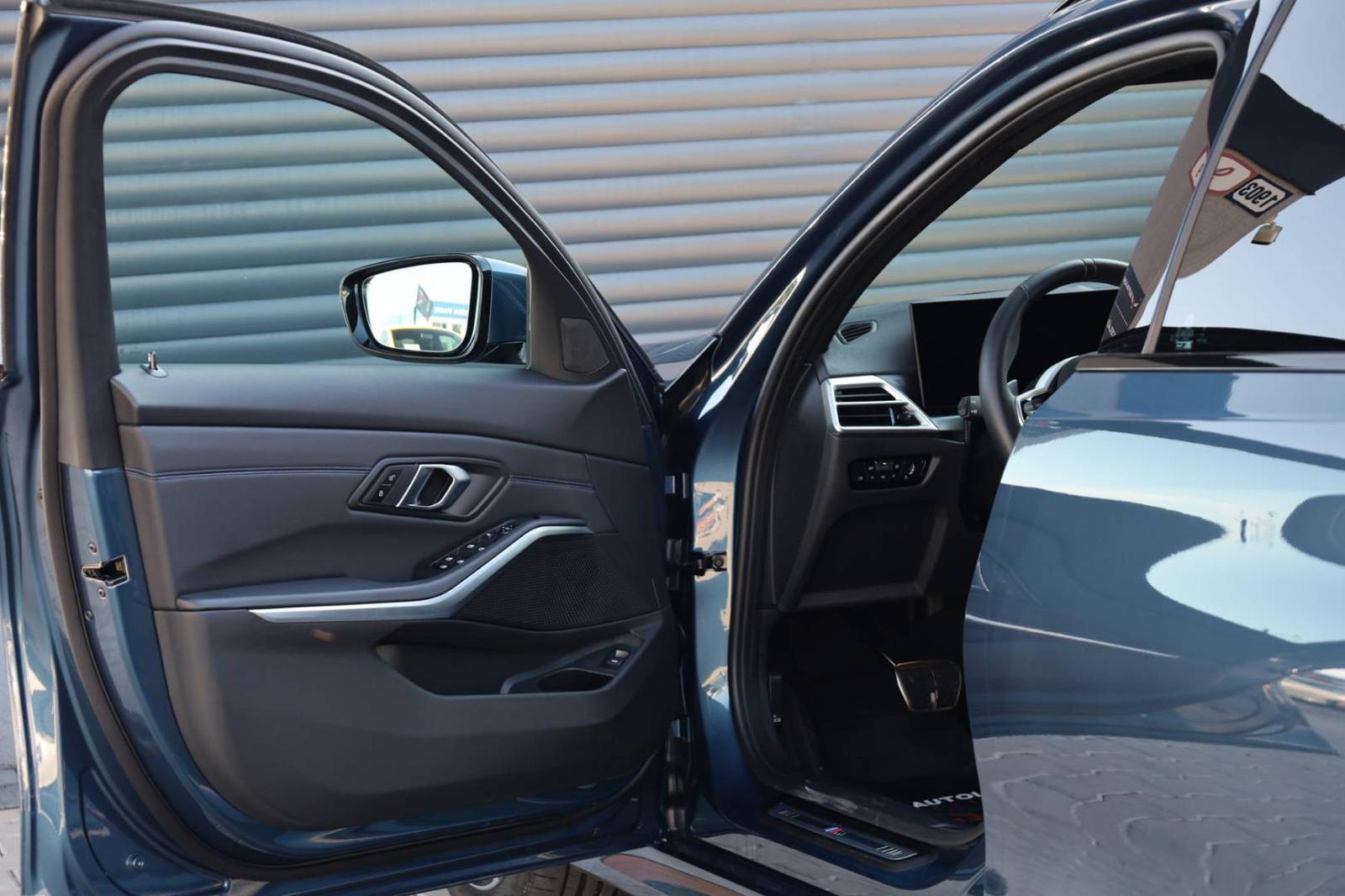BMW Rad 3 Touring 330i  M-packet xDrive A/T
