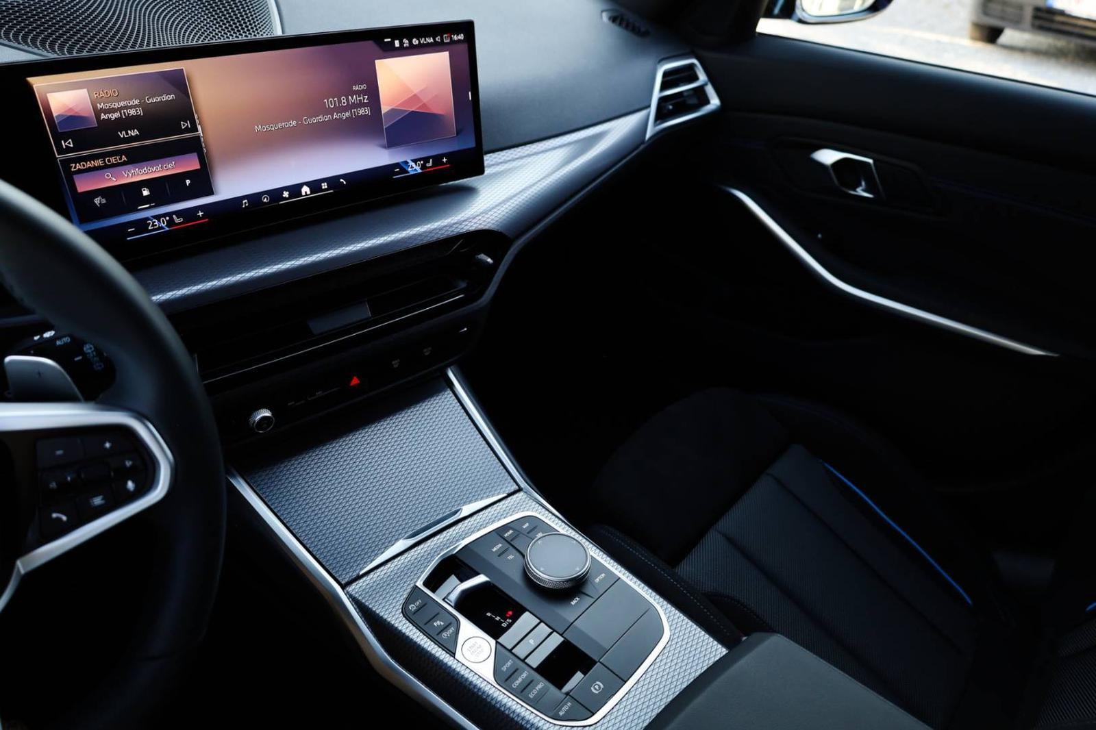 BMW Rad 3 Touring 330i  M-packet xDrive A/T