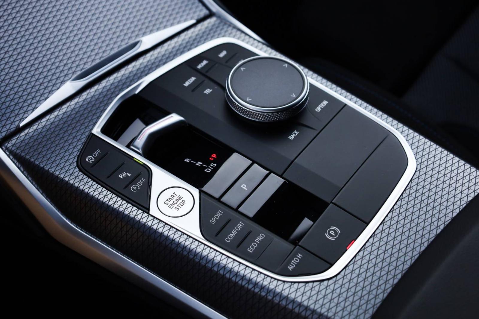 BMW Rad 3 Touring 330i  M-packet xDrive A/T