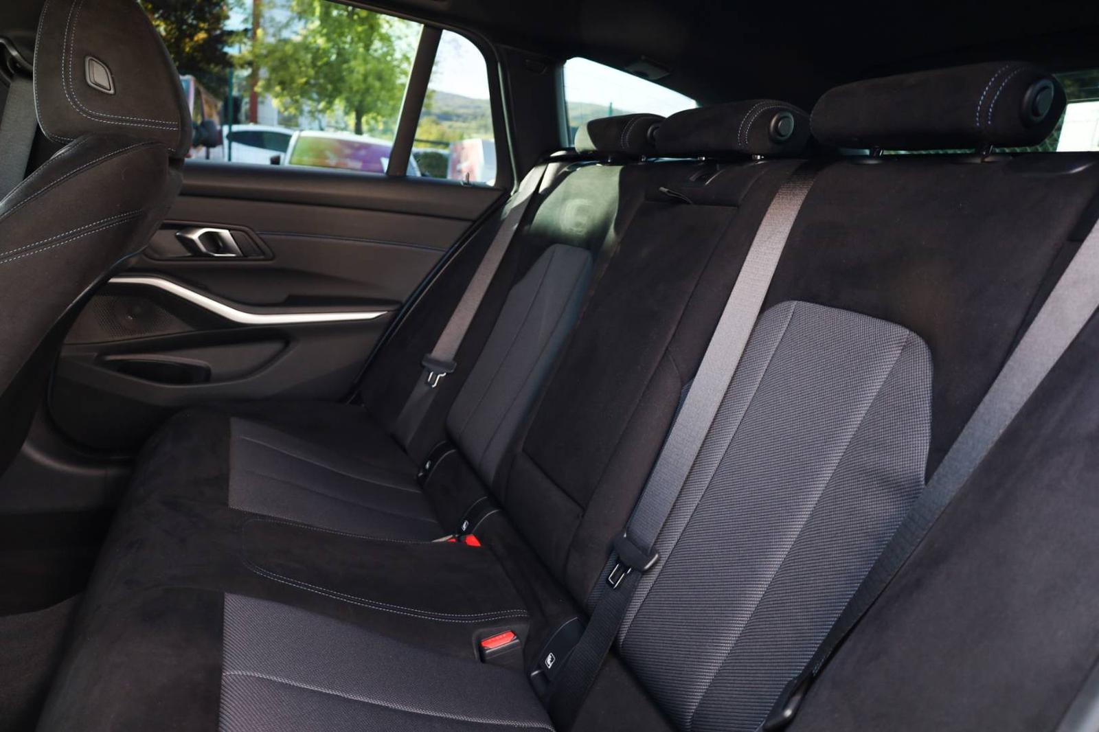 BMW Rad 3 Touring 330i  M-packet xDrive A/T