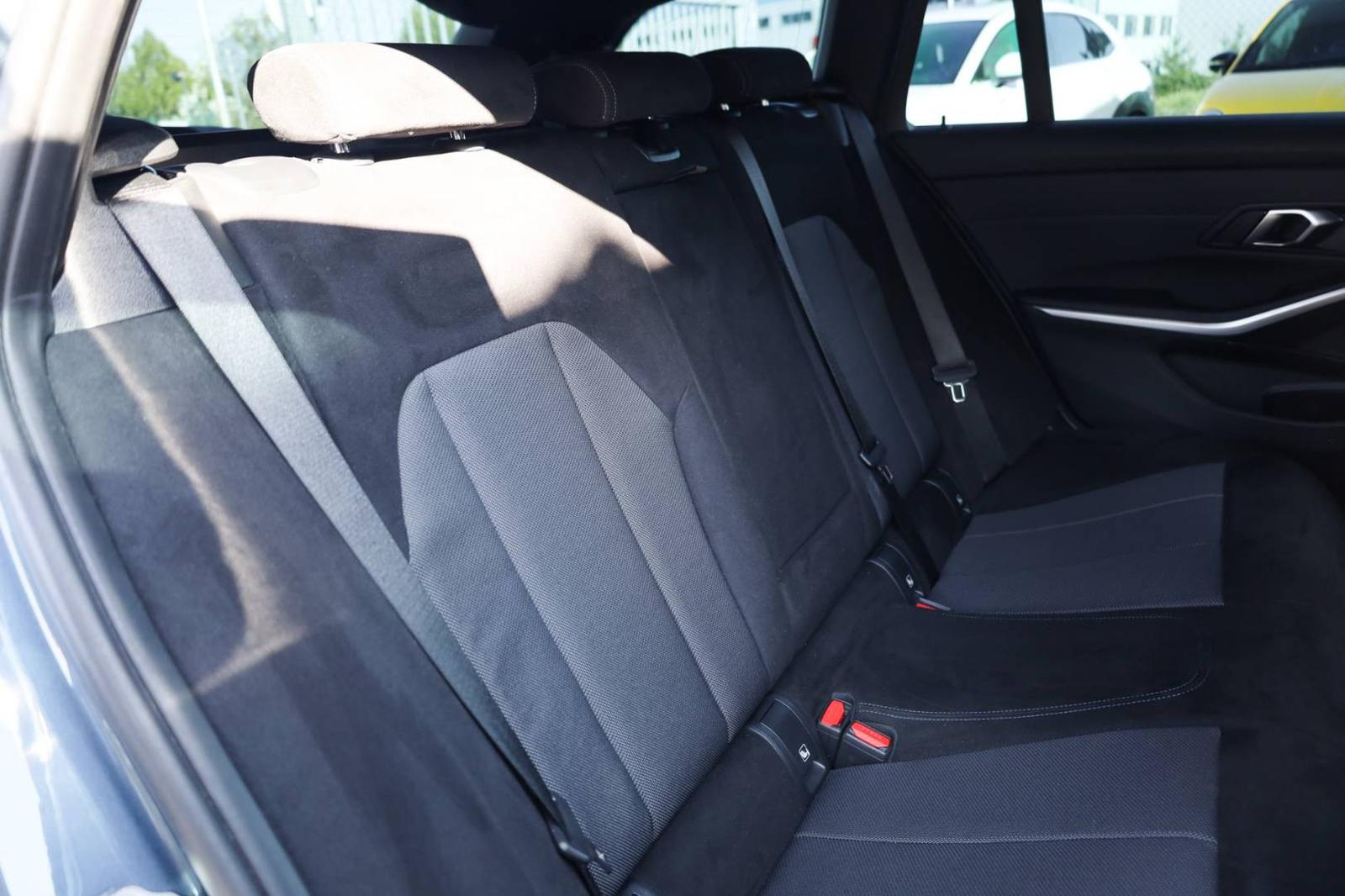BMW Rad 3 Touring 330i  M-packet xDrive A/T