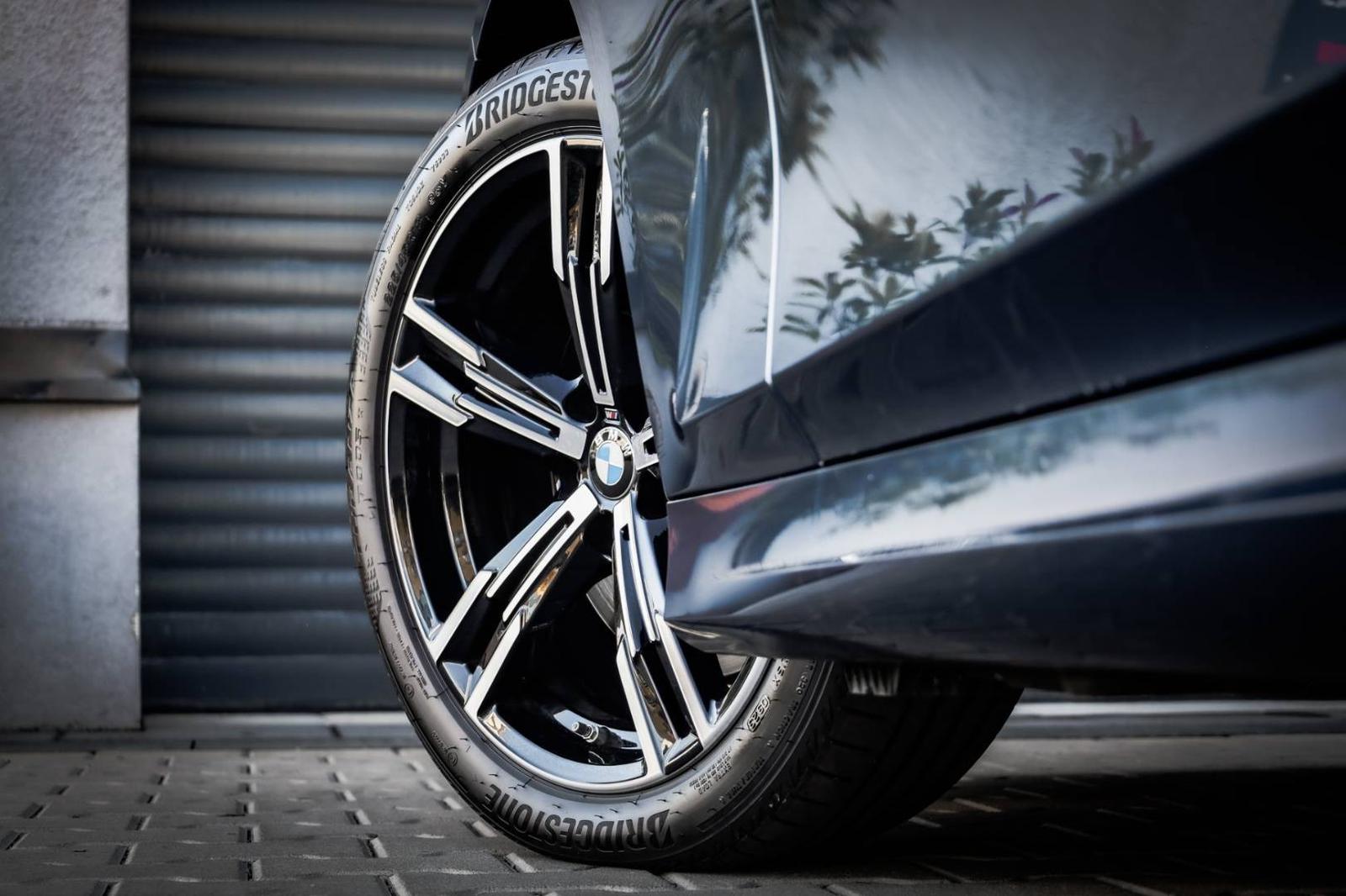 BMW Rad 3 Touring 330i  M-packet xDrive A/T