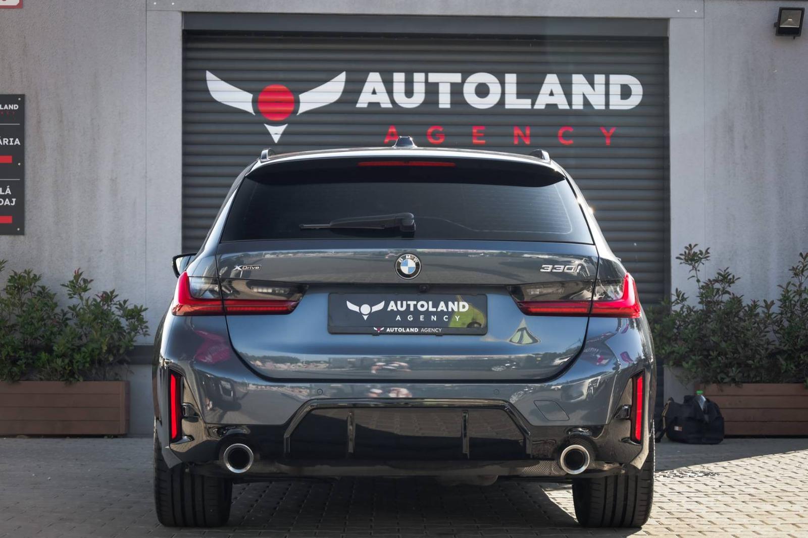BMW Rad 3 Touring 330i  M-packet xDrive A/T