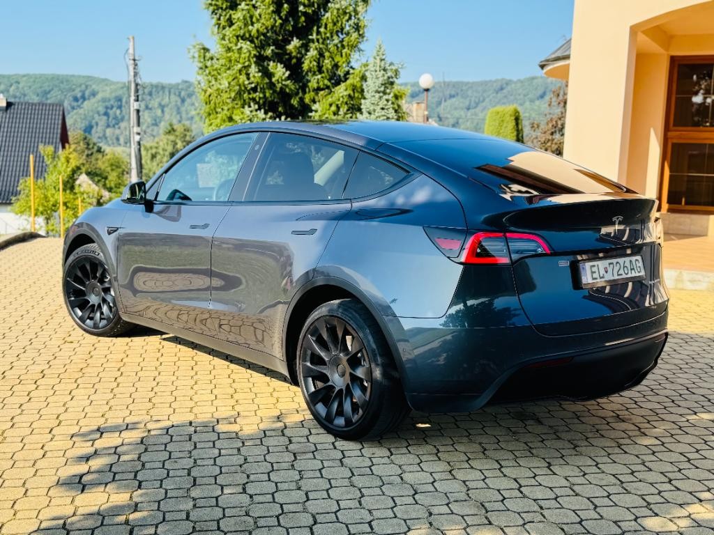 Tesla Model Y Long Range 4x4 DPH Enhanced Autopilot