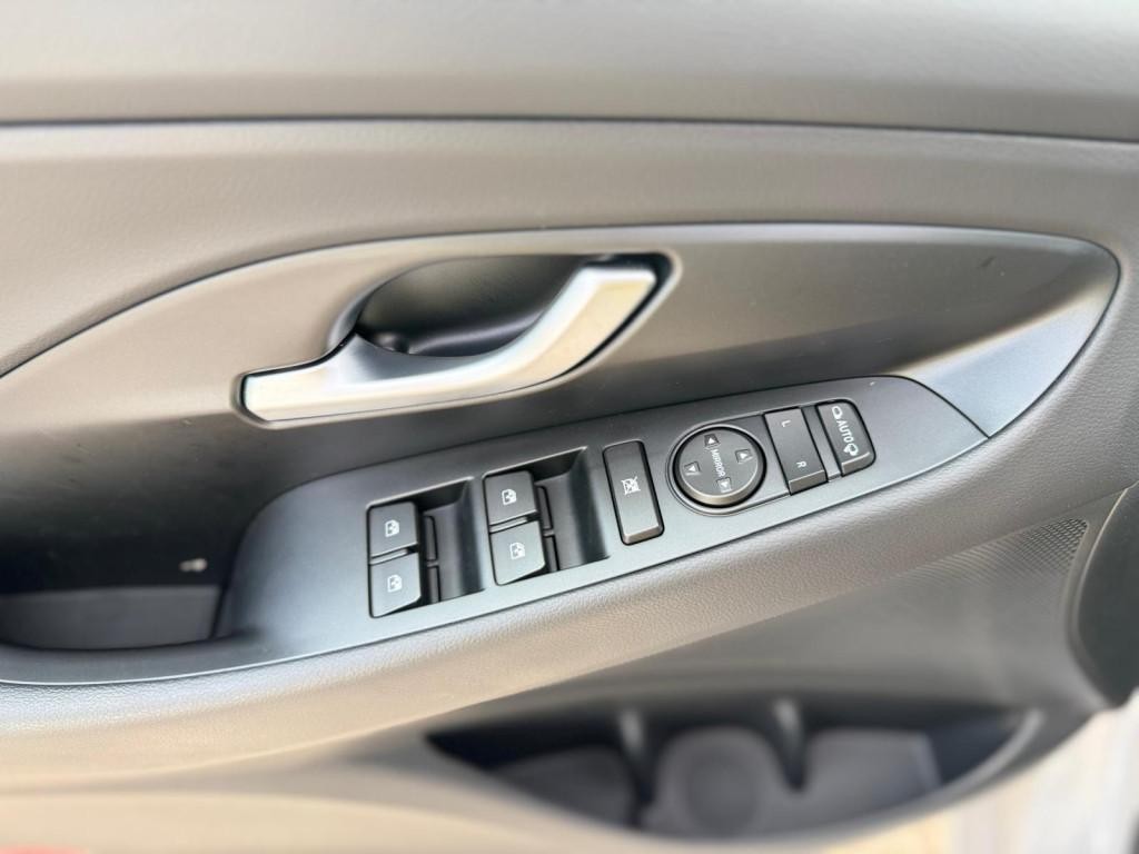 Hyundai i30 CW 1.5 T-GDi mHEV iMT Play
