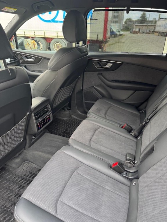 Audi Q7 45 TDI mHEV S line quattro tiptronic