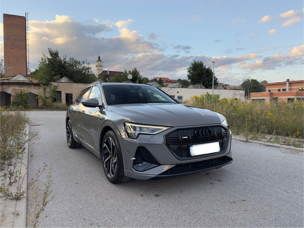Audi E-tron 55 quattro S line