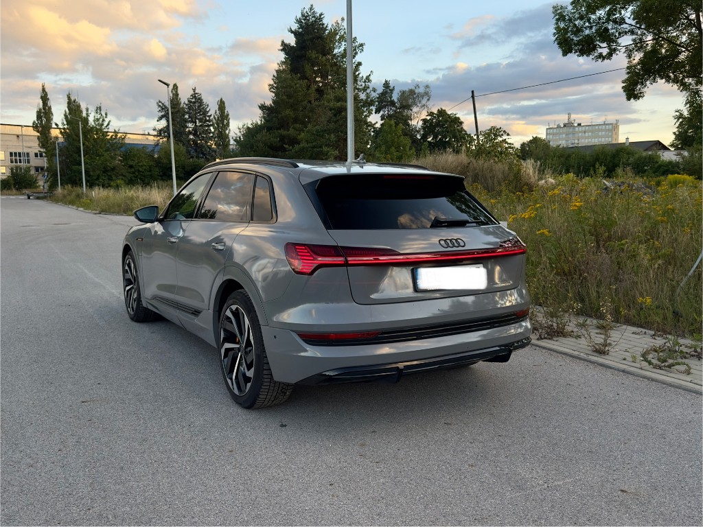 Audi E-tron 55 quattro S line